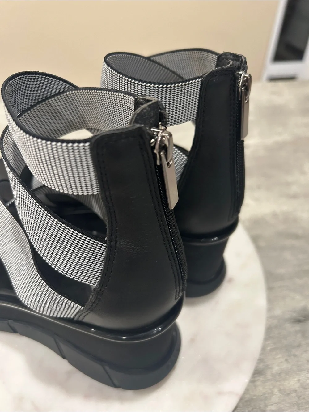 Sorel women’s Joanie lll sport Strap wedge sandal size 9.5 (40.5)